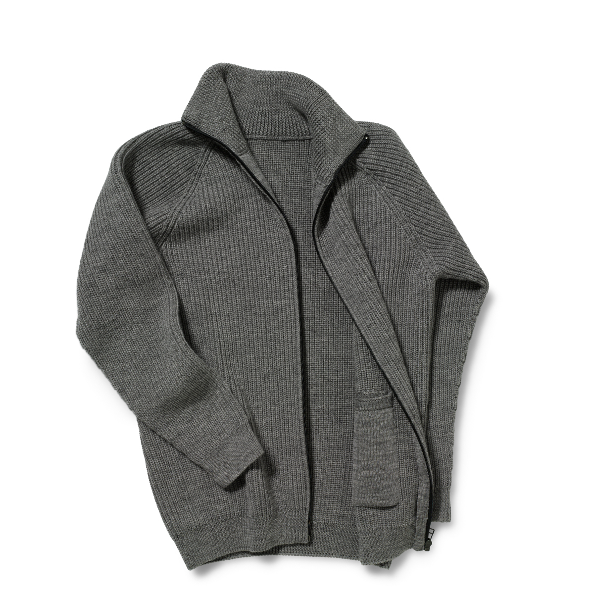 Strickjacke 7012 hellgrau von halfs x indant – nahtlos in Deutschland im Perlfang aus Bio-Merinowolle gestrickt, mit Zipper und Stehkragen