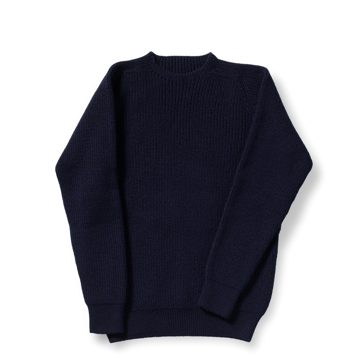 dunkelblauer Pullover aus bio merinowolle kbt von halfs x indnat - seamless und mit perlfang gestrickt
